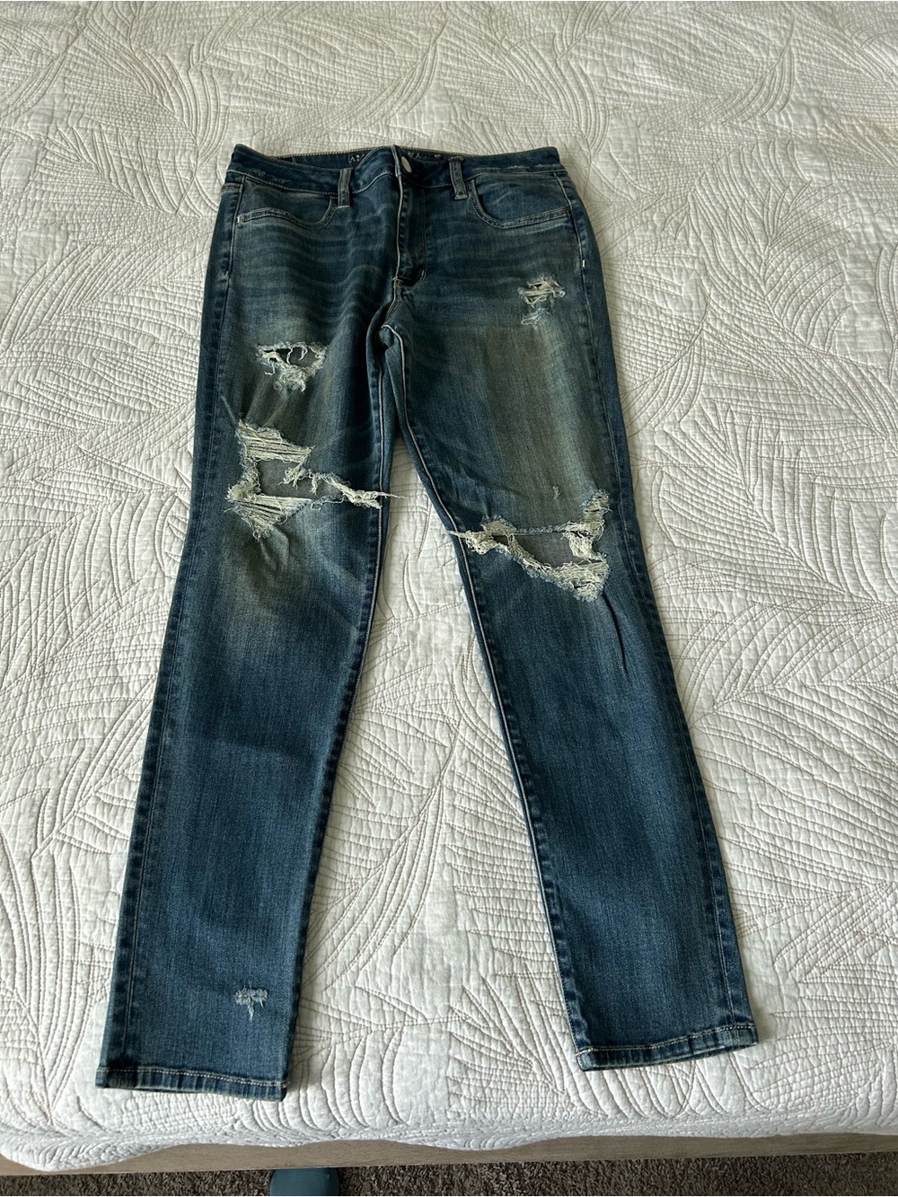 American Eagle Classic Distressed Women's Dark Blue Skinny Jeans
